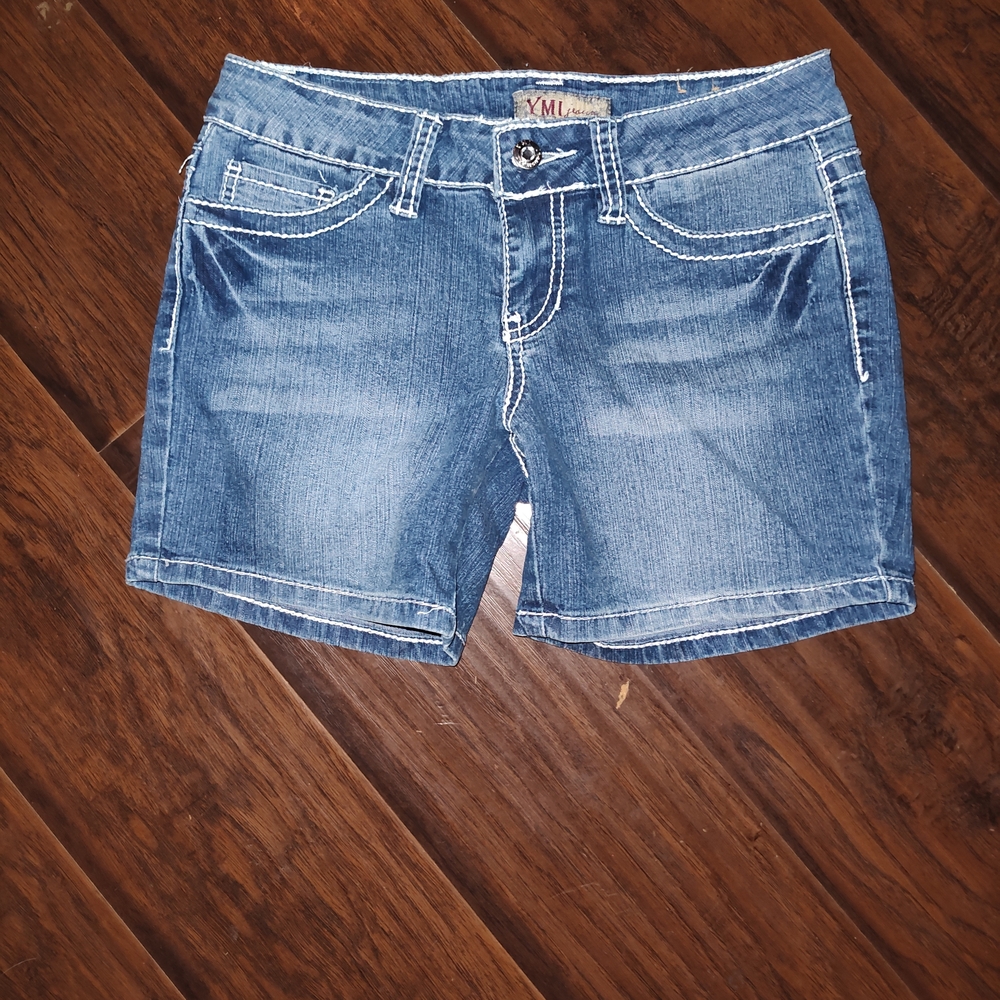 YMI Classic Blue Jean Low Rise Shorts, Size 1